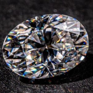 ovalo formos deimantai